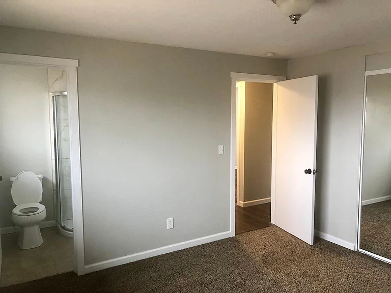 Master Bedroom En Suite Bathroom