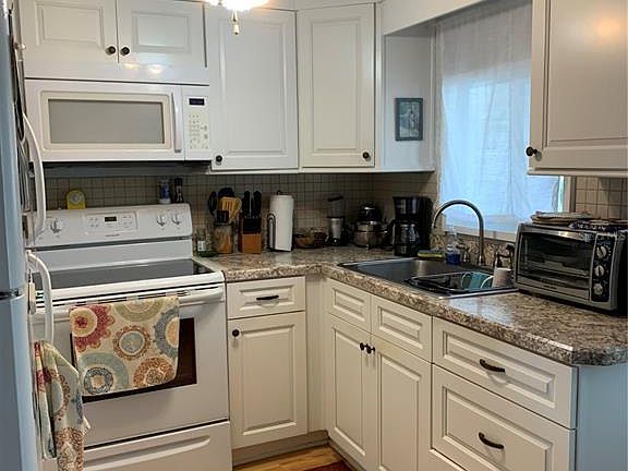 4th image of 38 Sabal Palm Cir