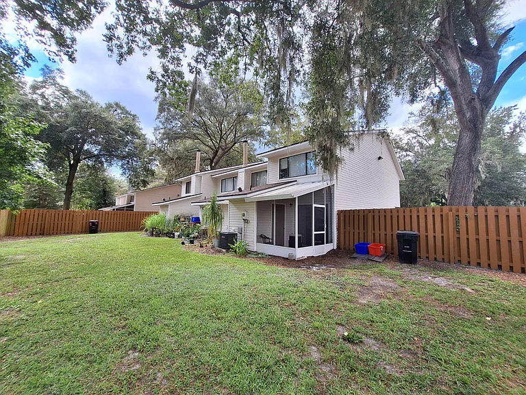 6111 SW 8th Pl — Photo 28