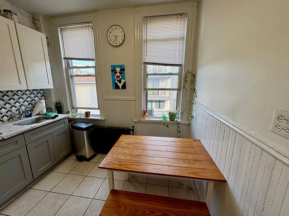 3rd image of 25-31 21st St Unit 2