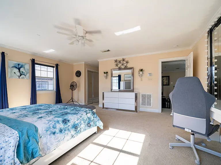 4401 Holt St — Photo 15