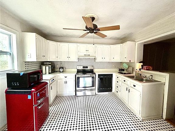 2nd image of 3317 Harris Rd SW