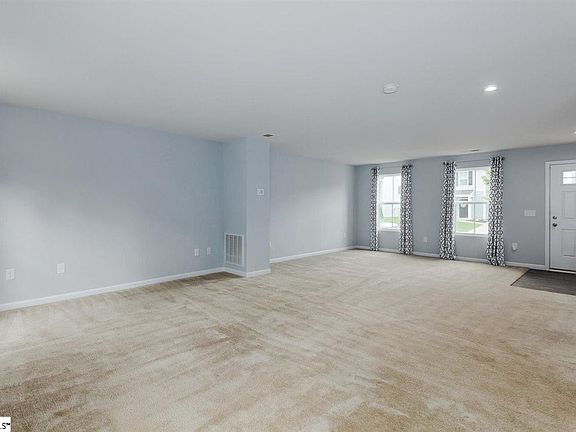 4th image of 6 Maplestead Farms Ct