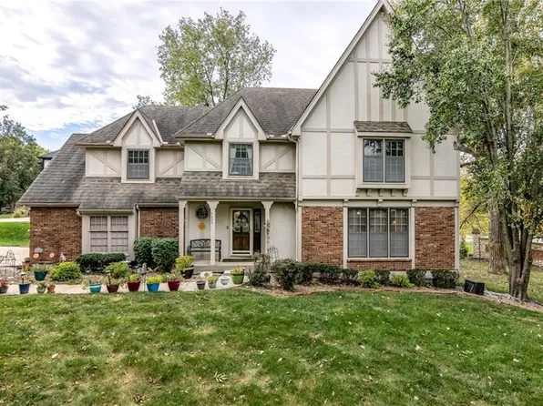 7422 N Strathbury Ave, Kansas City, MO 64151