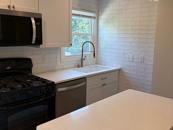 3rd image of 17635 Prince George Ct