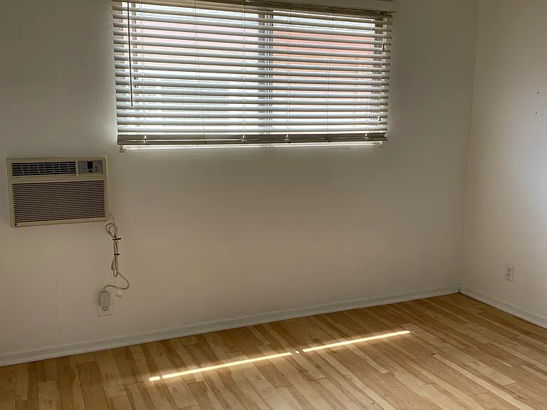 1507 Federal Ave #9 — Photo 7