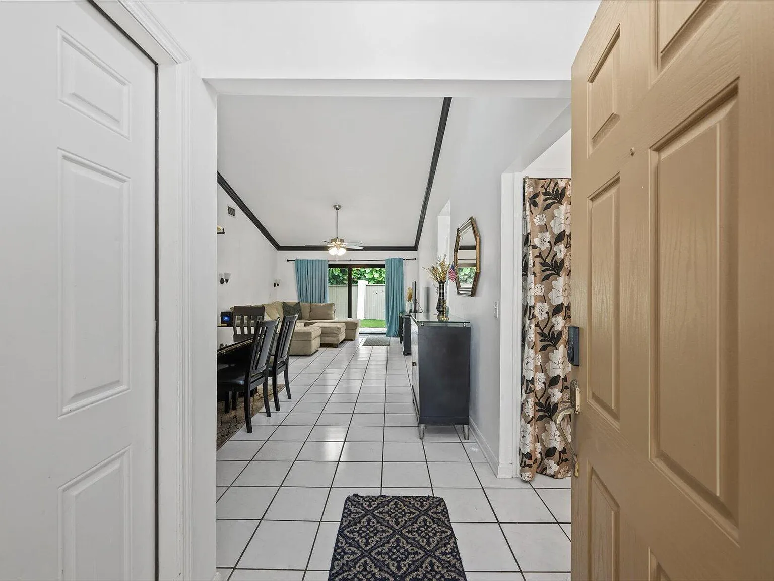 2 bed, 2.0 bath, 1092 sqft, $3,500 — Photo 4
