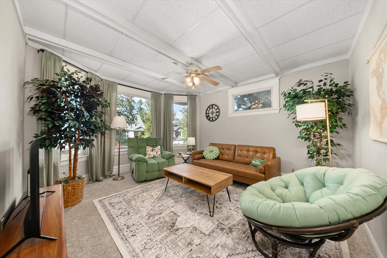 2 bed, 940 sqft, $1,990 — Photo 1