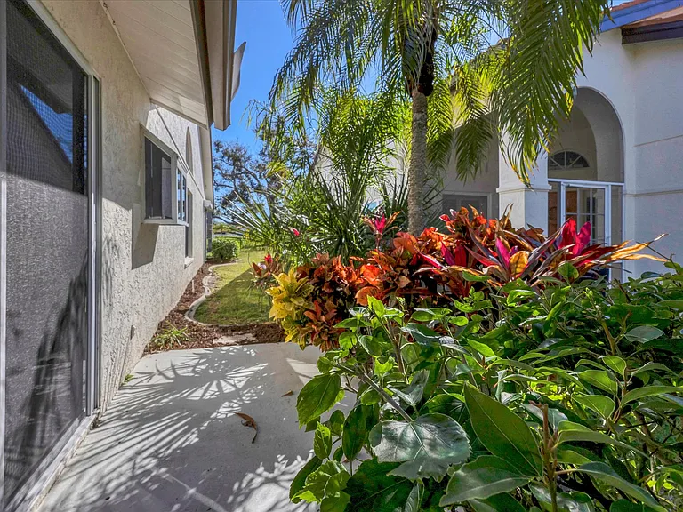 4998 Tamarack Trl — Photo 30