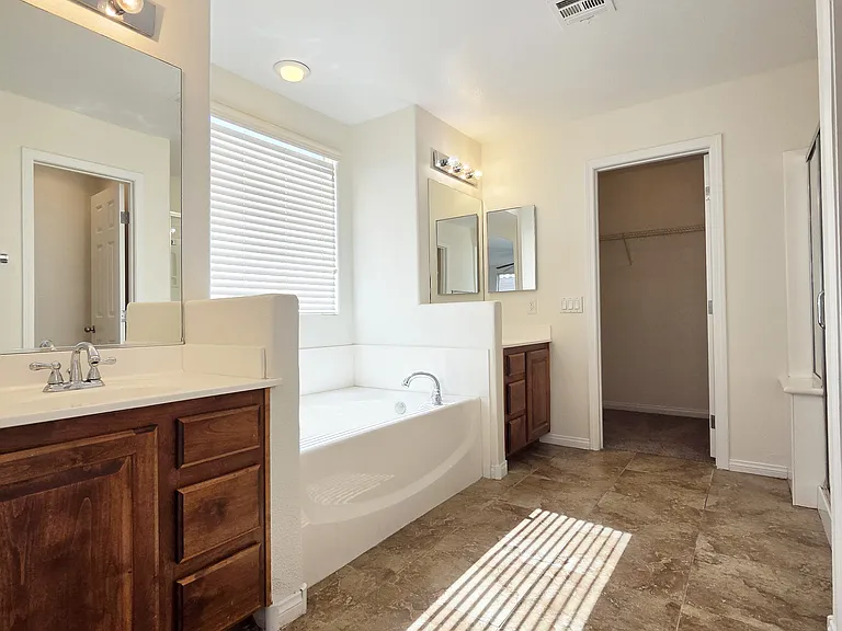5516 Grey Pointe St — Photo 16
