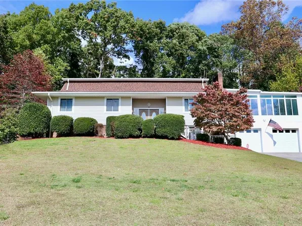 4315 Shadi Green Ln, Pfafftown, NC 27040
