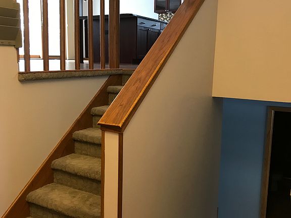 4th image of 221 Glen Ellen Dr