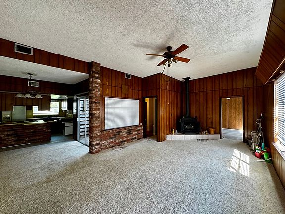 4th image of 210 S Lakeshore Dr