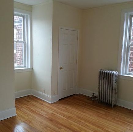 5th image of 318 Saint Paul St APT 6
