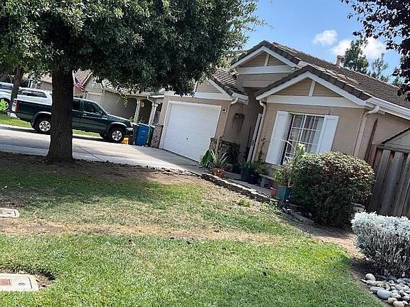2nd image of 2560 Glenview Dr