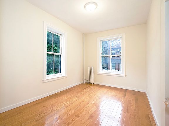 5th image of 334 W 22nd St APT 11