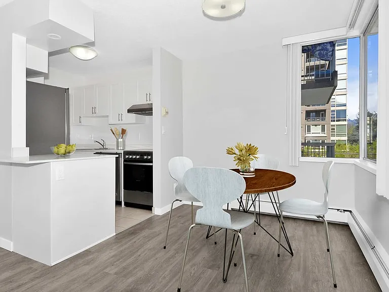 1305 W 12th Ave — Photo 53