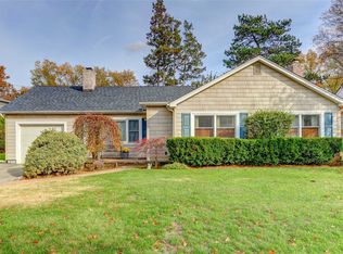 27 Linden St, Garden City, NY 11530