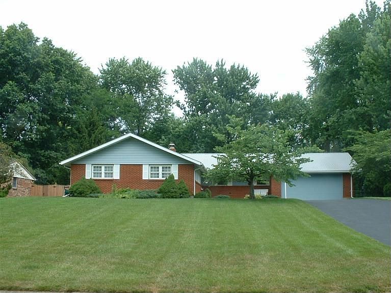 1st image of 635 Hyde Park Dr