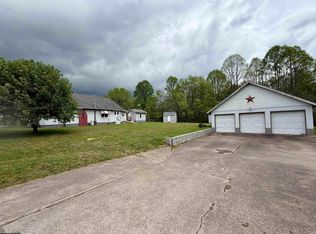 1606 Old Mill Rd, Weston, WV 26452