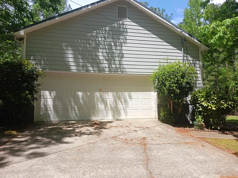 169 Greenwood Rd — Photo 15