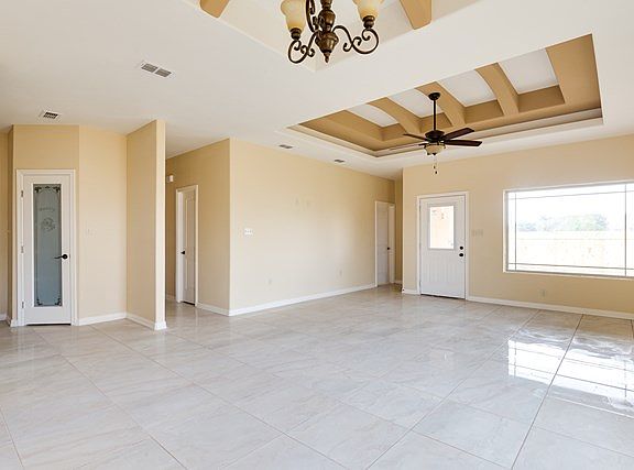 3rd image of 2709 N Dos Arbolitos Ave