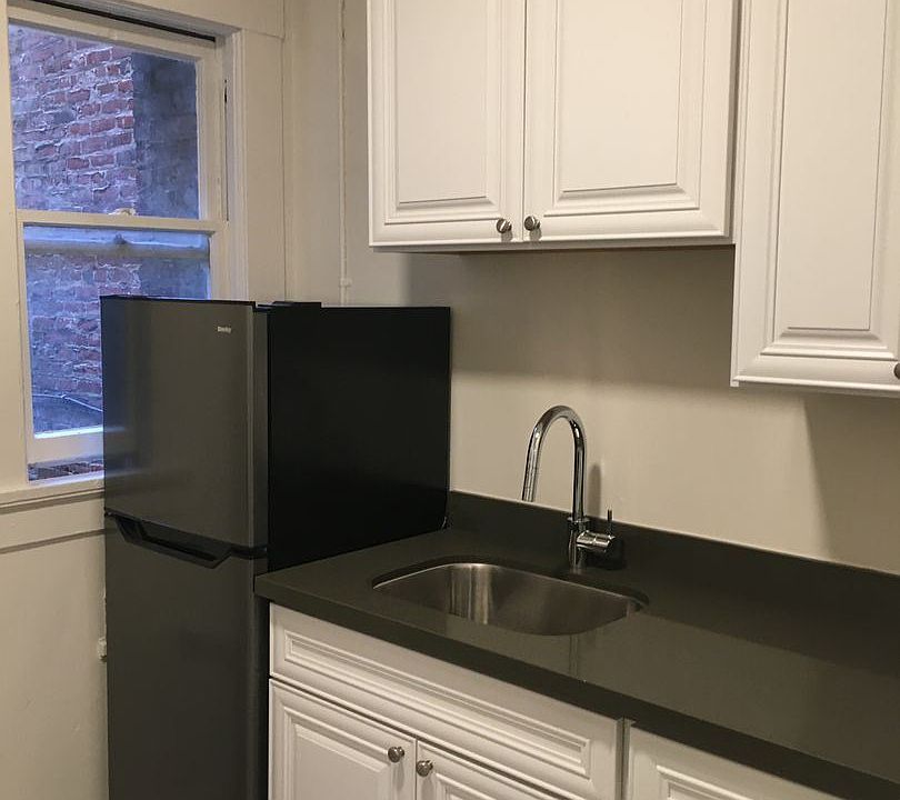 2nd image of 825 Bush St APT 102
