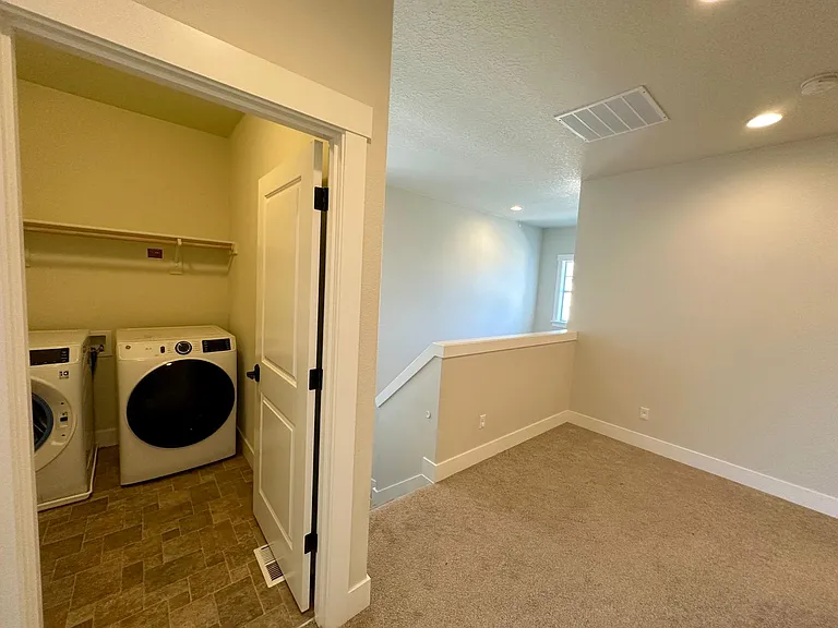 29054 NW Keenon St — Photo 37