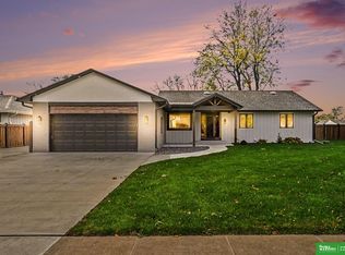 2225 Teakwood Dr, Fremont, NE 68025