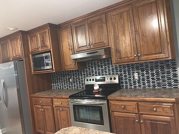 4th image of 1026 Standish Pl N