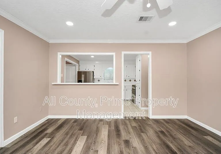 1906 Airline Dr — Photo 8