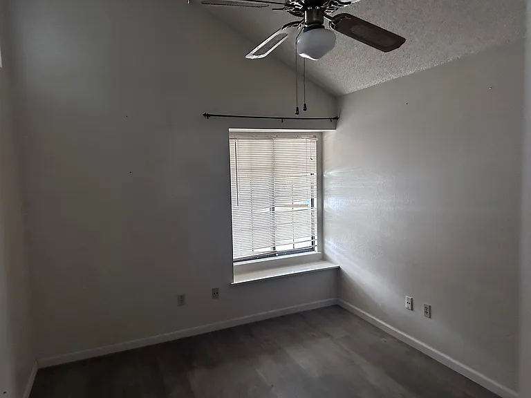 7131 Hanover Cir — Photo 5