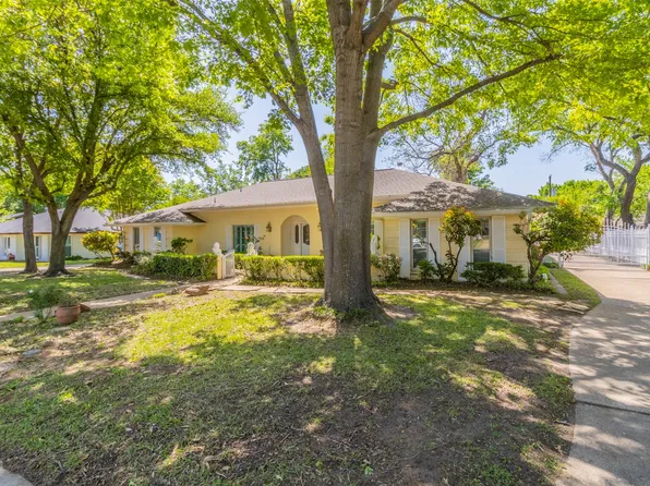 2409 Greenwood Dr, Grand Prairie, TX 75050