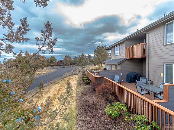 2nd image of 806 Golden Pheasant Dr