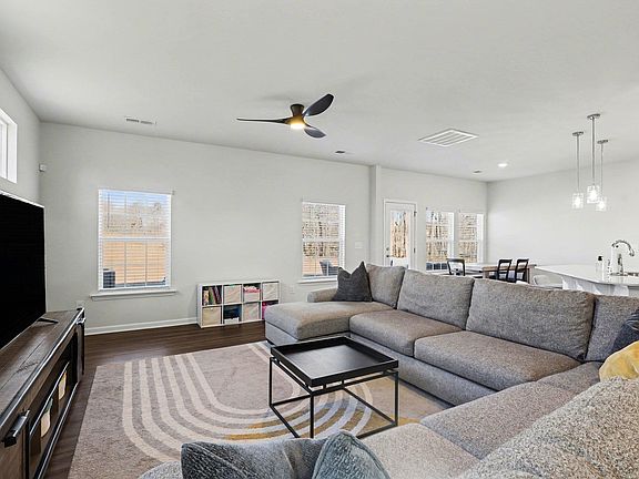 5th image of 599 New Cut Meadows Rd