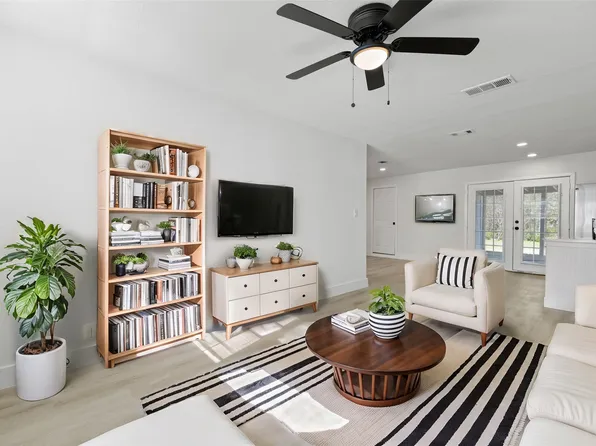 6313 Truman Dr, Fort Worth, TX 76112