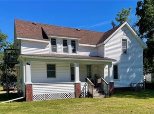1702 7th St E, Menomonie, WI 54751