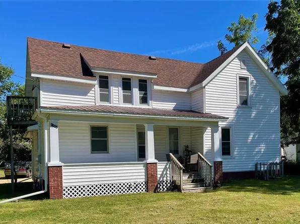 1702 7th Street, Menomonie, WI 54751