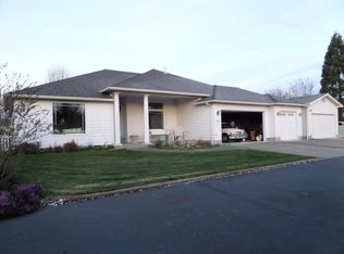 1564 Pacific Ln, Phoenix, OR 97535