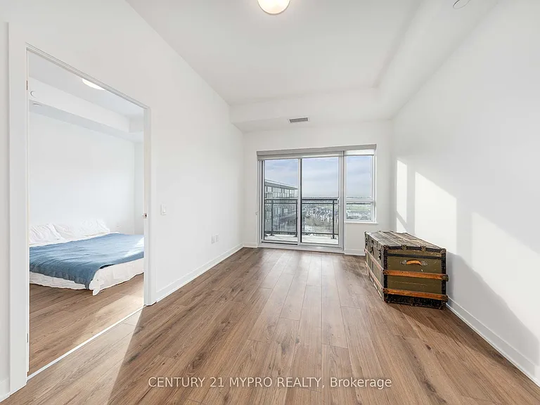 395 Dundas St W #Penthouse 02 — Photo 5