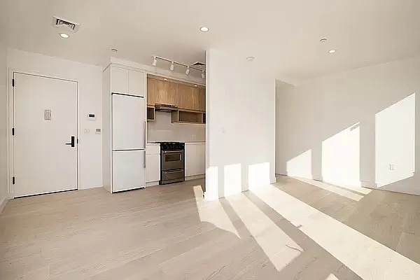 Rented by REAL New York | media 16