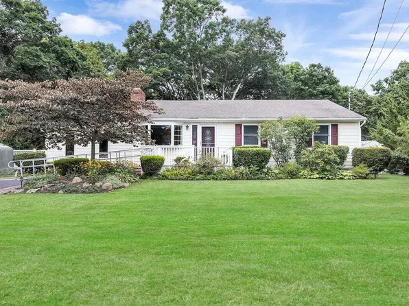 532 Oak Avenue, Bohemia, NY 11716