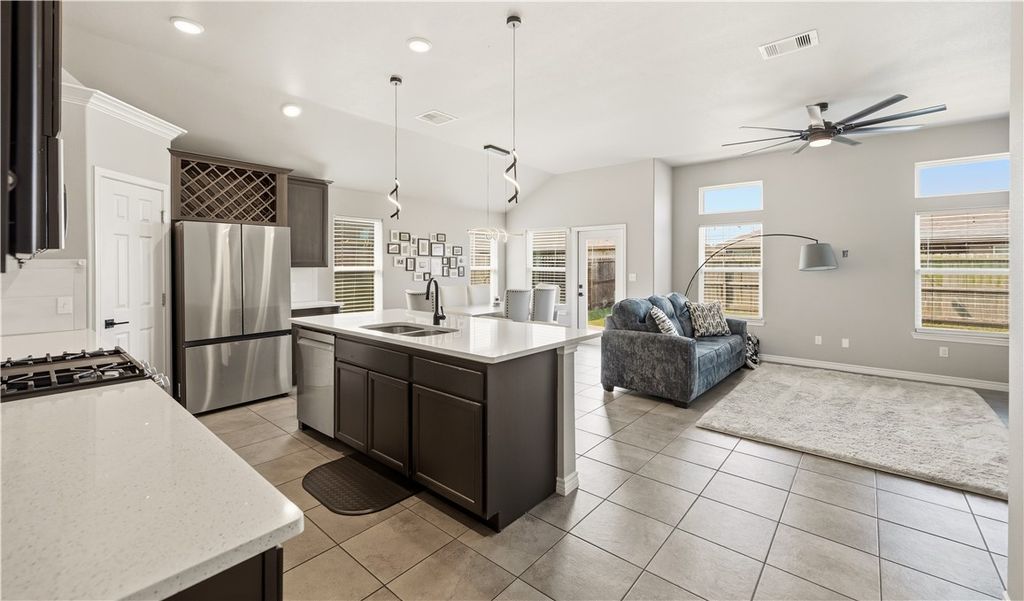 7725 Pruet Dr, Corpus Christi, TX - View 4