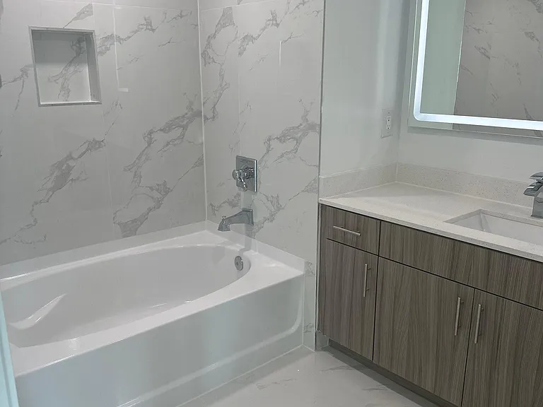 110 SW 13th St #802 — Photo 9