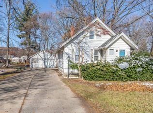 1426 Bassett St, Lansing, MI 48915