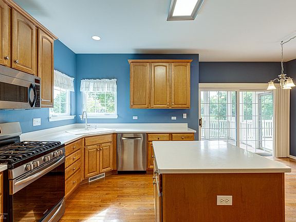 4th image of 1018 Heron Way