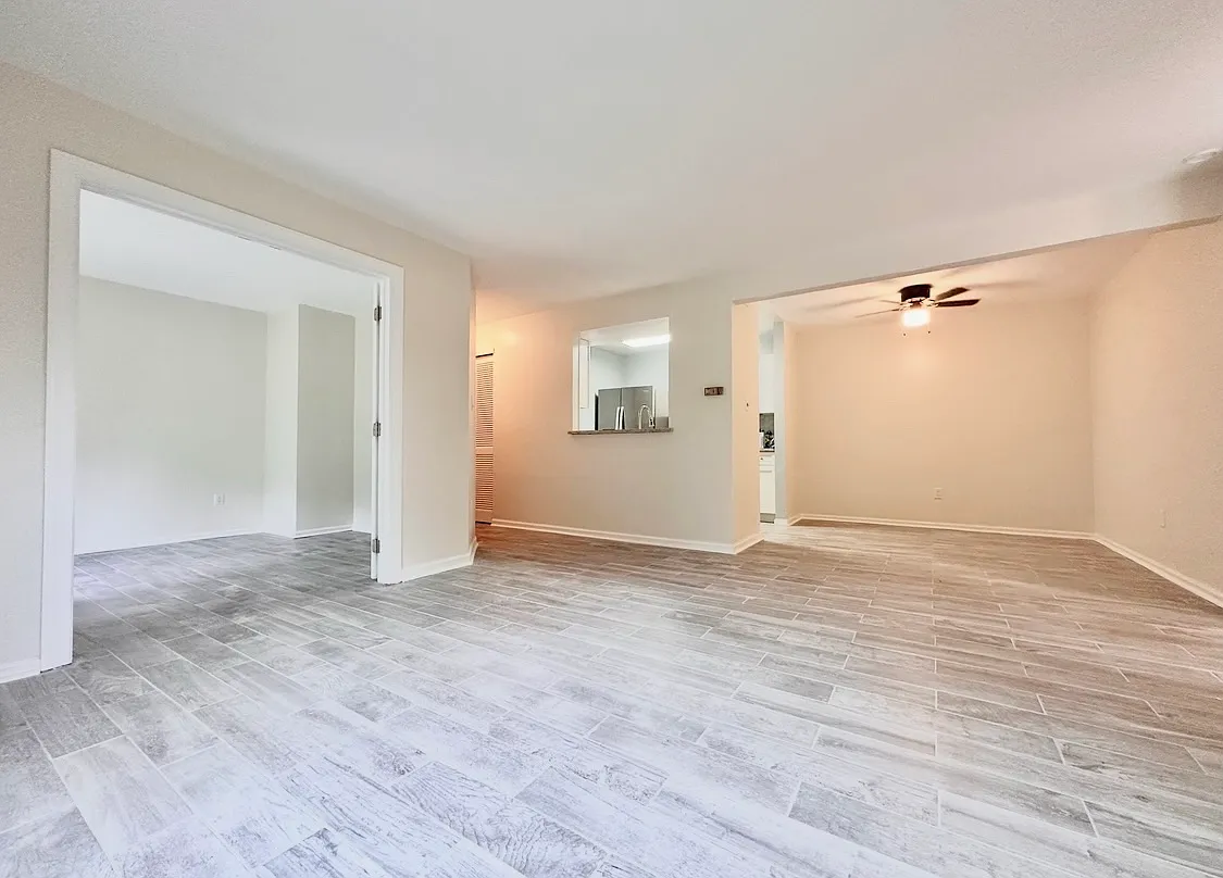 1 bed, 968 sqft, $2,200 — Photo 2