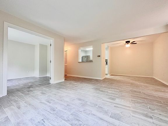 2nd image of 31019 Bennett Pl