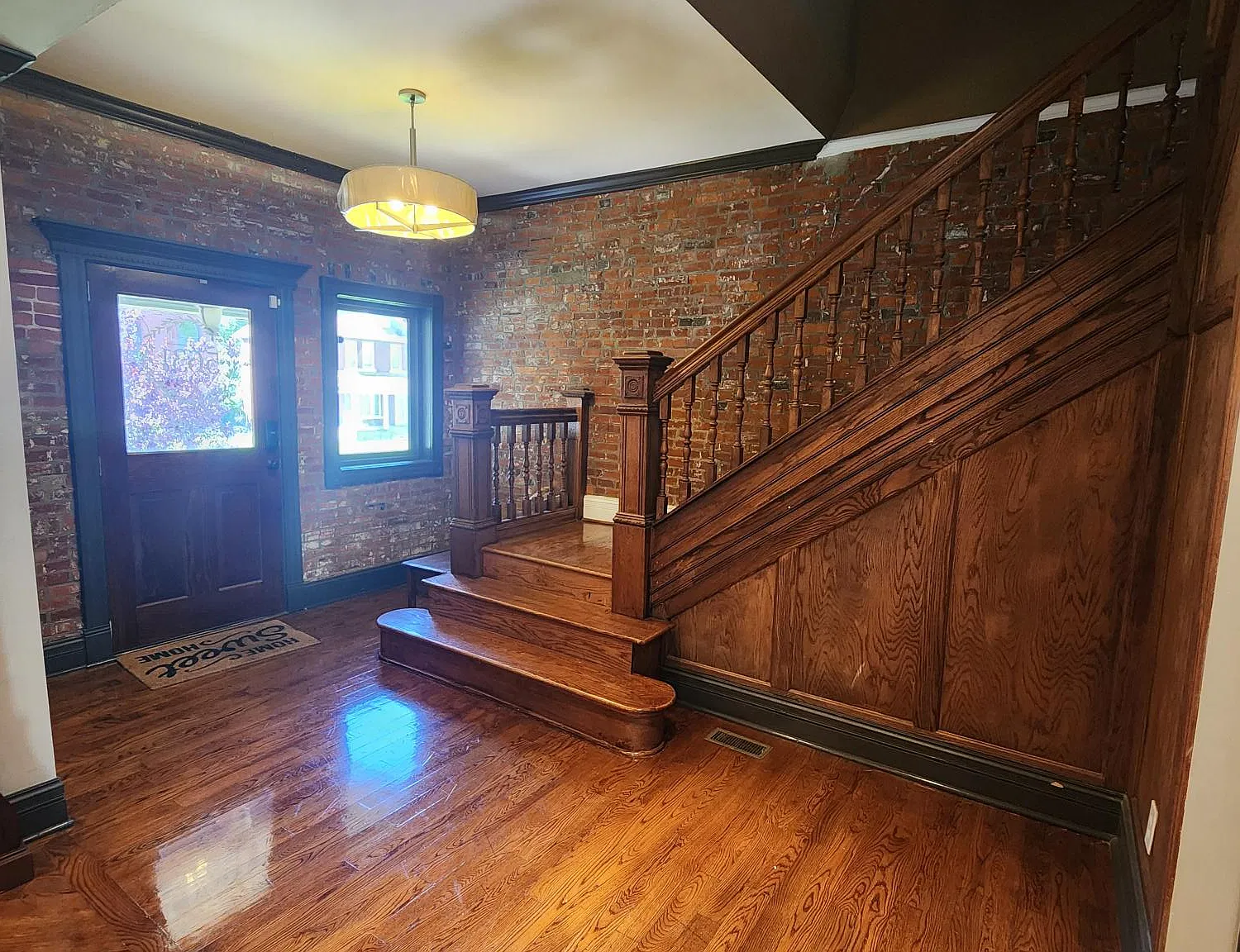 4 bed, 3.5 bath, 2800 sqft, $2,950 — Photo 2