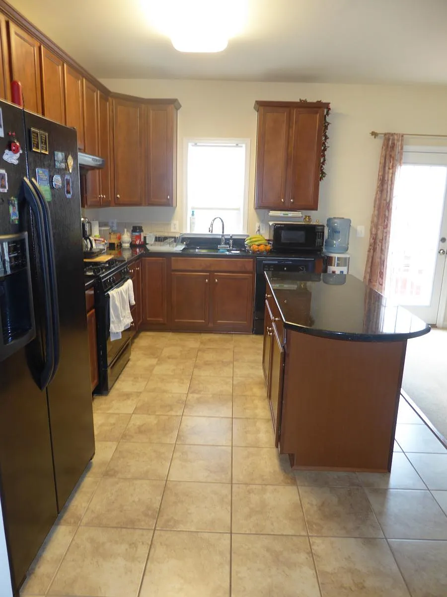 KITCHEN - 22592 Parkland Farms Ter